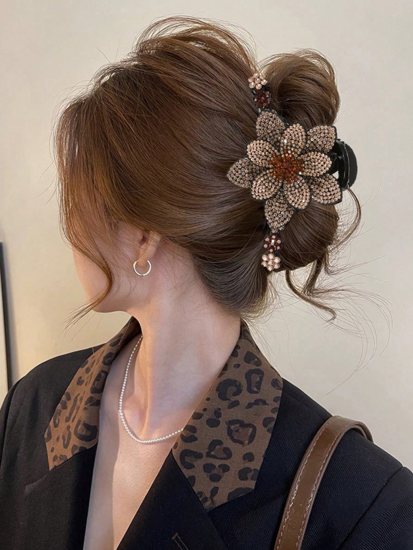 Women'S Essential Accessories - 1pc Elegant Rhinestone Flower Hair Claw