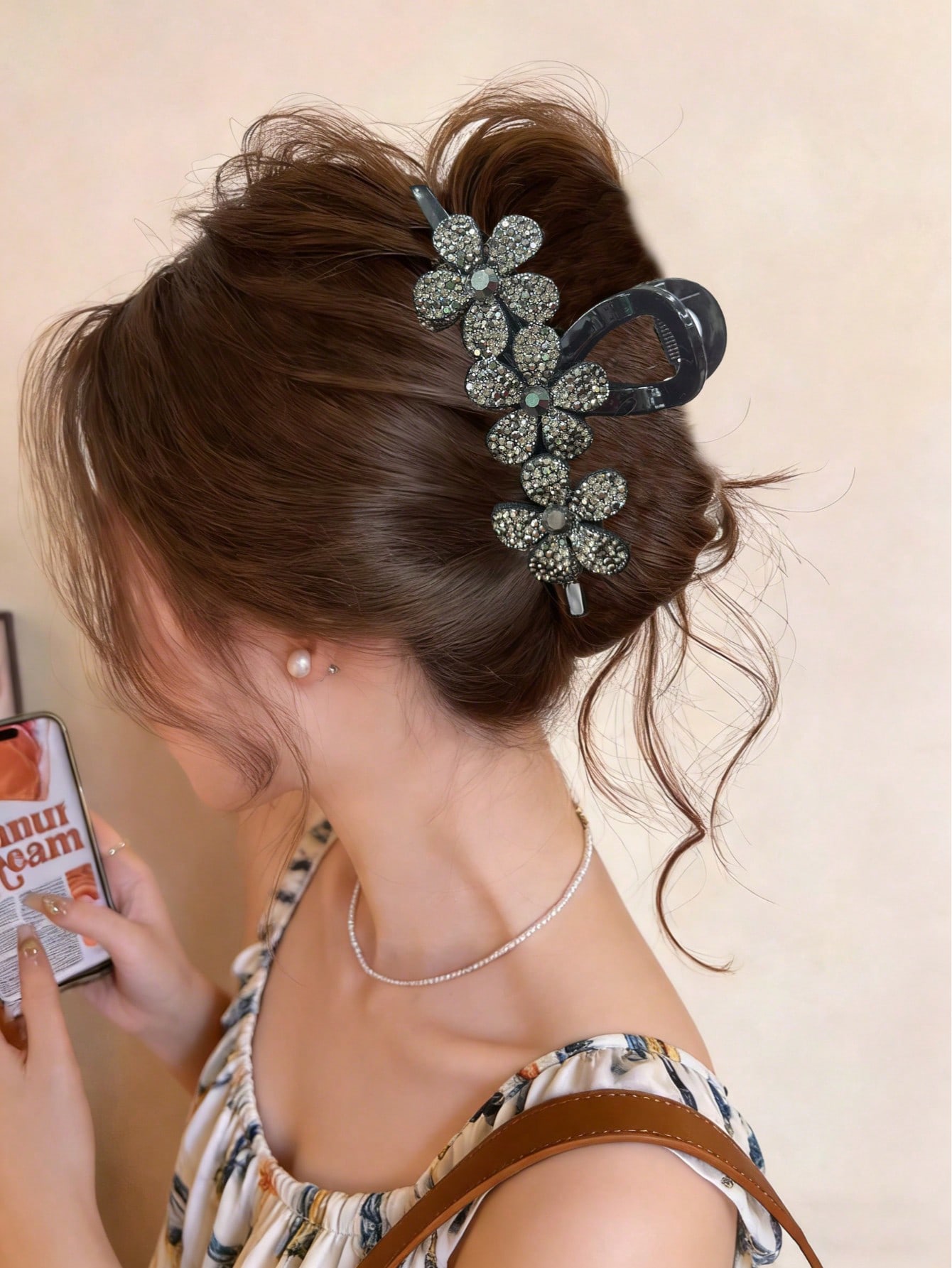 1pc Elegant Rhinestone Flower  – Women'S Essential Accessories Bewertung und Preis